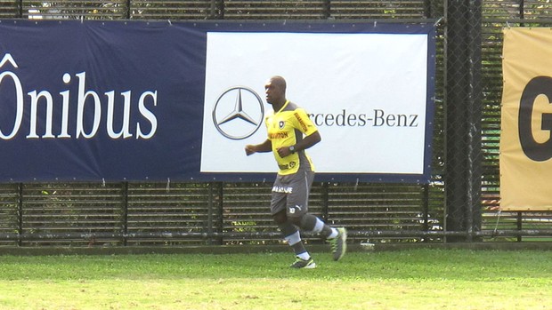 Seedorf treino físico General Severiano (Foto: Fred Huber)