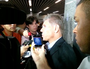 Paulo Autuori desembarque Vasco (Foto: Raphael Zarko)