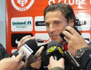 Forlán atacante Inter (Foto: Tomás Hammes / GLOBOESPORTE.COM)