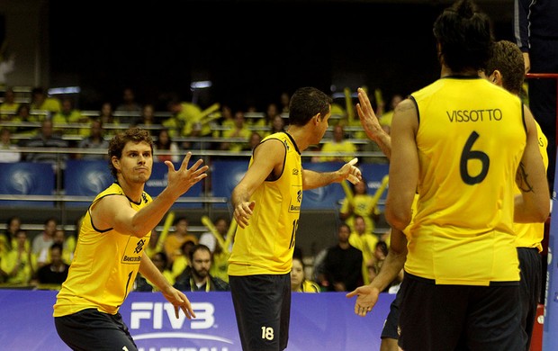 vôlei bruninho brasil e bulgária liga mundial brasília (Foto: FIVB)