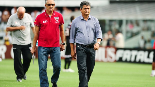 Ney Franco jogo Santos x São Paulo (Foto: Marcos Ribolli / Globoesporte.com)