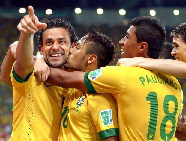 Fred gol final Brasil Espanha (Foto: Reuters)