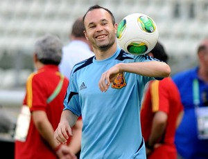 Iniesta treino espanha (Foto: André Durão)