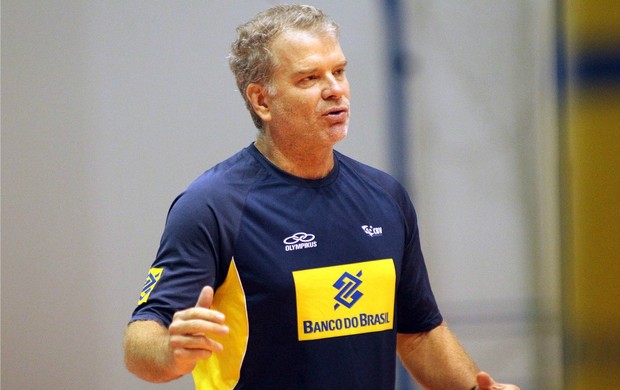 Bernardinho treino seleção Saquarema (Foto: Maurício Val / Vipcomm)