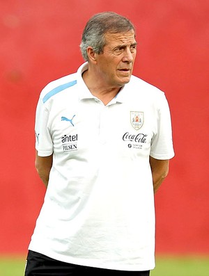 Oscar Tabarez treino Uruguai (Foto: EFE)