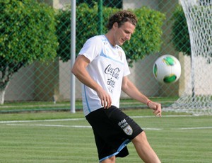 Forlan Treino Uruguai Copa da Confederações (Foto: Aldo Carneiro / Pernambuco Press)