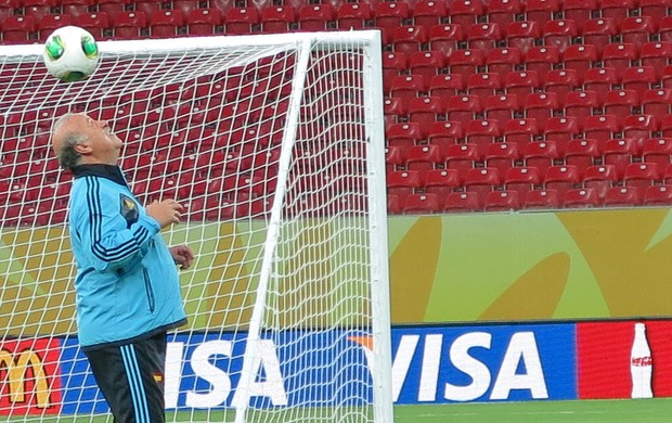 Vicente del Bosque treino Espanha Copa das Confederações (Foto: Edgard Maciel)