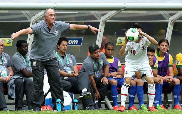 Felipão jogo Brasil contra Japão (Foto: Jefferson Bernardes / Vipcomm)