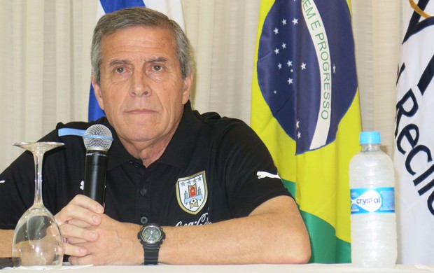 Oscar Tabarez coletiva uruguai (Foto: Edgard Maciel de Sa)