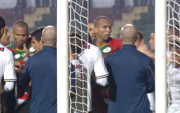  Valdomiro Diguinho Portuguesa Fluminense (Foto: Reprodução SporTV)