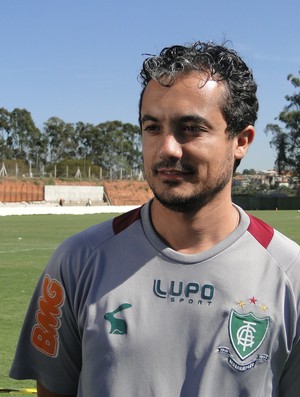 Diego Carvalho, fisioterapeuta do América-MG à serviço do Taiti (Foto: Valeska Silva / Globoesporte.com)