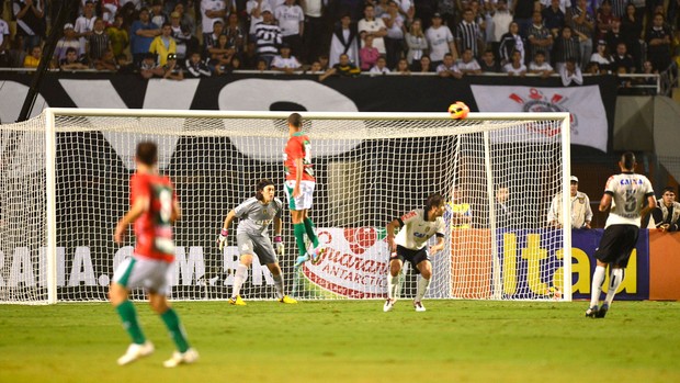 Corinthians e Portuguesa (Foto: Marcos Ribolli)