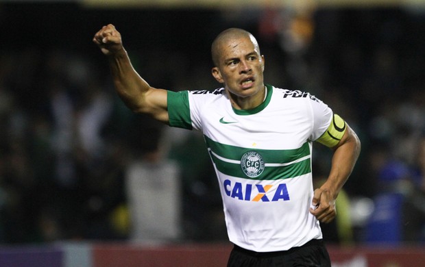 Alex comemora, Coritiba x Fluminense (Foto: Geraldo Bubniak/Agência Estado)