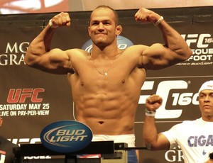 Junior Cigano pesagem (Foto: Marcelo Russio)