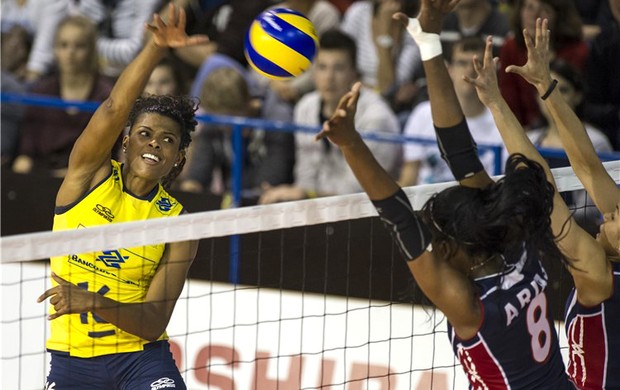 vôlei fernanda garay brasil e república dominicana Montreux (Foto: Lucas Vuttel / Divulgação)