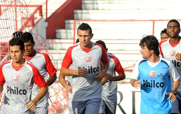 luís eduardo náutico treino (Foto: Aldo Carneiro / Pernambuco Press)