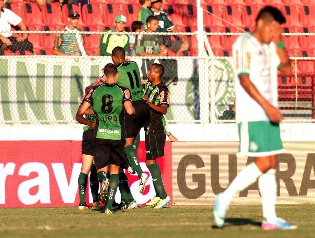 América-MG comemora sobre Palmeiras (Foto: Filipe Araujo/Agência Estado)