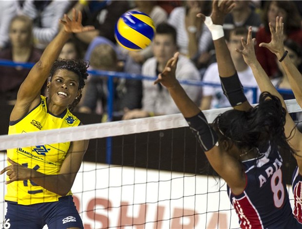 vôlei fernanda garay brasil e república dominicana Montreux (Foto: Lucas Vuttel / Divulgação)