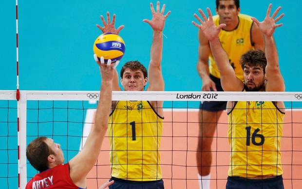 lucao bruninho russia x brasil volei londres 2012 olimpiadas (Foto: Reuters)