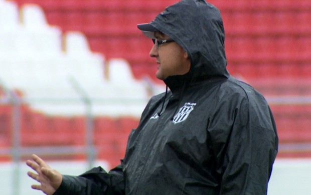 Guto Ferreira técnico Ponte Preta (Foto: Carlos Velardi / EPTV)