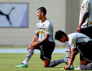 Antonio Carlos treino Botafogo (Foto: Alexandre Cassiano / Ag. O Globo)