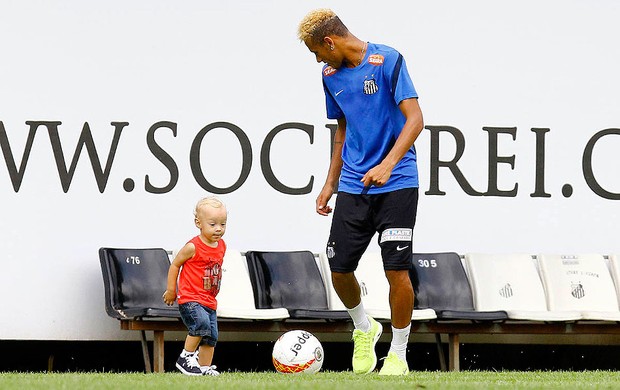 neymar e o filho davi lucca no treino do Santos (Foto: Ricardo Saibun / Divulgação Santos FC )