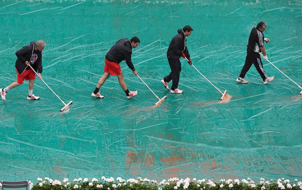 tênis chuva roland garros (Foto: Agência Reuters)