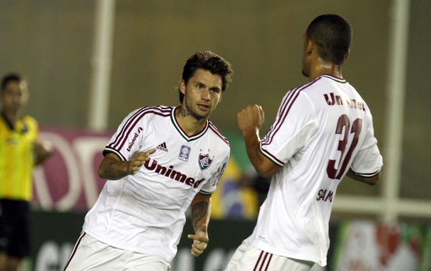 Rafael Sobis gol Fluminense x Atlético-PR (Foto: Ricardo Ayres / Photocâmera)