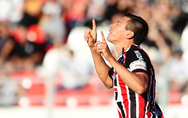 Lucio gol São Paulo x Ponte Preta (Foto: Marcos Ribolli / Globoesporte.com)