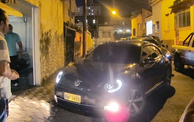 Neymar carro (Foto: TV Tribuna)