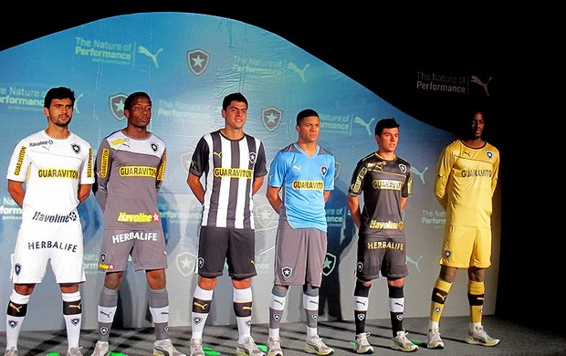 lançamento camisa botafogo (Foto: Thales Soares)