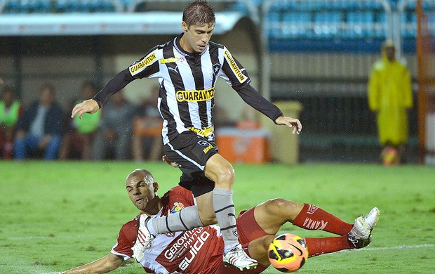 Fellype Gabriel jogo Botafogo CRB (Foto: Fernando Soutello / Agif)