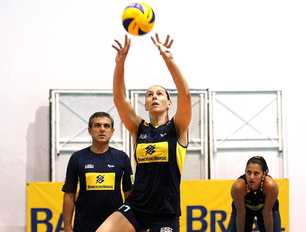 vôlei Fabíola, Zé Roberto e Dani Lins treino (Foto: Divulgação / CBV)