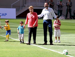 Dilma estádio Mané Garrincha inauguração (Foto: Fabrício Marques)