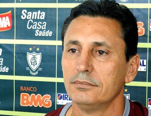 Paulo Comelli técnico do América-MG (Foto: Mauricio Paulucci)