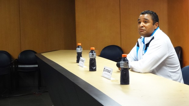 Roger Machado, auxiliar técnico do Grêmio (Foto: Hector Werlang/GLOBOESPORTE.COM)