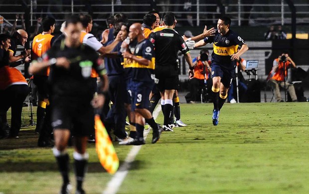 Riquelme gol Boca Juniors x Corinthians (Foto: Marcos Ribolli / Globoesporte.com)