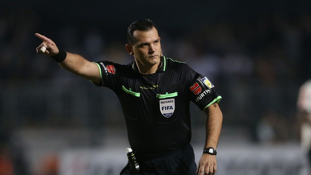 árbitro Carlos Amarilla Corinthians x Boca Juniors (Foto: Marcos Ribolli / Globoesporte.com)