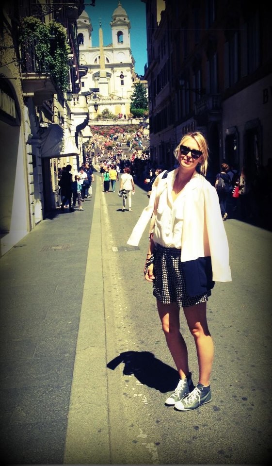 Sharapova passeia em Roma (Foto: Reprodução/Facebook)