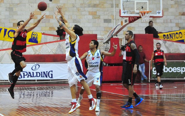 Duda Basquete Flamengo x São José (Foto: Cláudio Capucho / PMSJC)