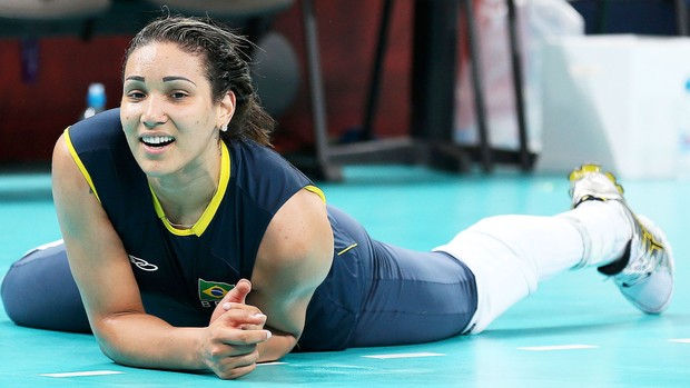 Tandara treino da seleção de Vôlei em Londres (Foto: Agência Reuters)