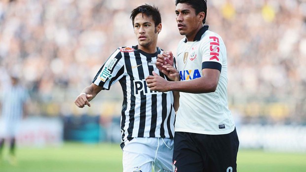 Neymar e Paulinho, Corinthians x Santos (Foto: Marcos Ribolli)