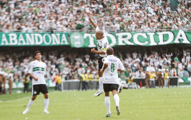 Alex comemora, Coritiba x Atlético-PR (Foto: Joka Madruga/Agência Estado)