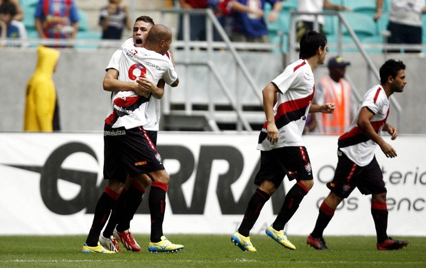 Vitória comemora contra Bahia (Foto: Raul Spinassé/Futura Press)