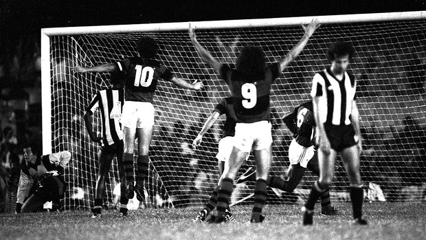 Andrade gol Flamengo Botafogo Centenário (Foto: J. Marinho / Arquivo Agência O Globo)