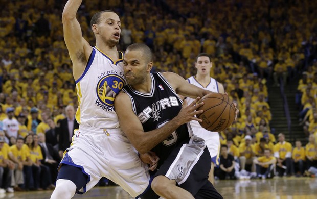 Tony Parker e Stephen Curry, Spurs x Warriors - AP (Foto: AP)