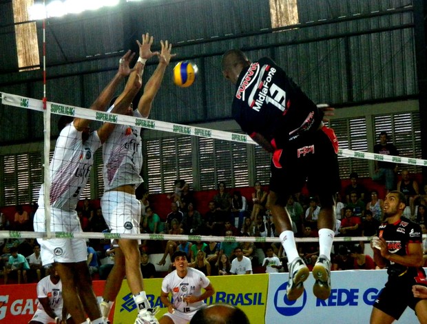 vôlei Sergio Felix Pindamonhangaba Superliga (Foto: Reprodução / Facebook)