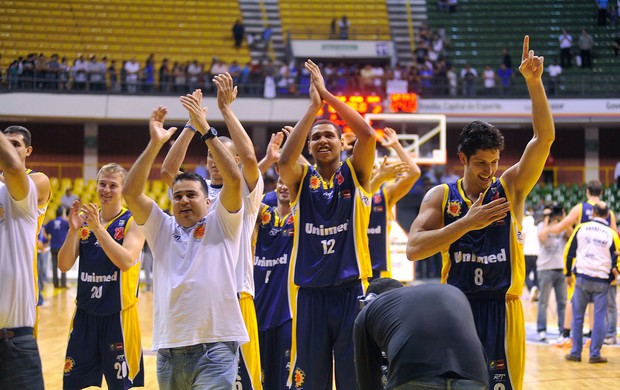 São José basquete comemoração Brasília NBB (Foto: Brito Júnior / Divulgação)