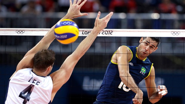 Dante, seleção de Vôlei, Brasil x EUA (Foto: Agência AP)