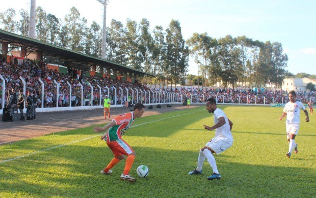 Lance Naviraiense x Itaporã (Foto: Orisvaldo Sales/Naviraiense)